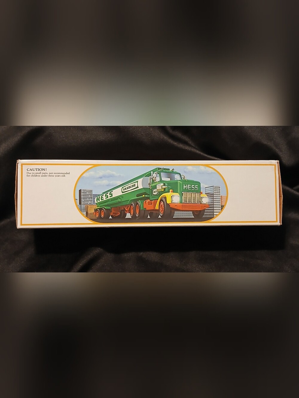 Hess 1984 Fuel Oil Gasoline Tanker Truck Bank Vintage Collectible w/ Box